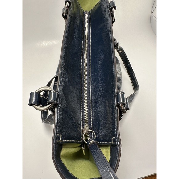 Coach Pleated Patent Leather East West Gallery Y2K tote bag, navy blue - Picture 4 of 13